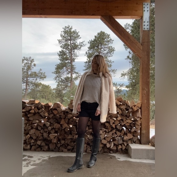 Sweater - Picture 11 of 11